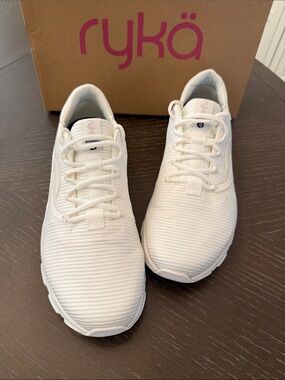 NWT Ryka White Women's Lightweight Knit Trainers